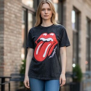 Vintage Rolling Stones Black Short Sleeve Tshirt with red lips w/  tongue